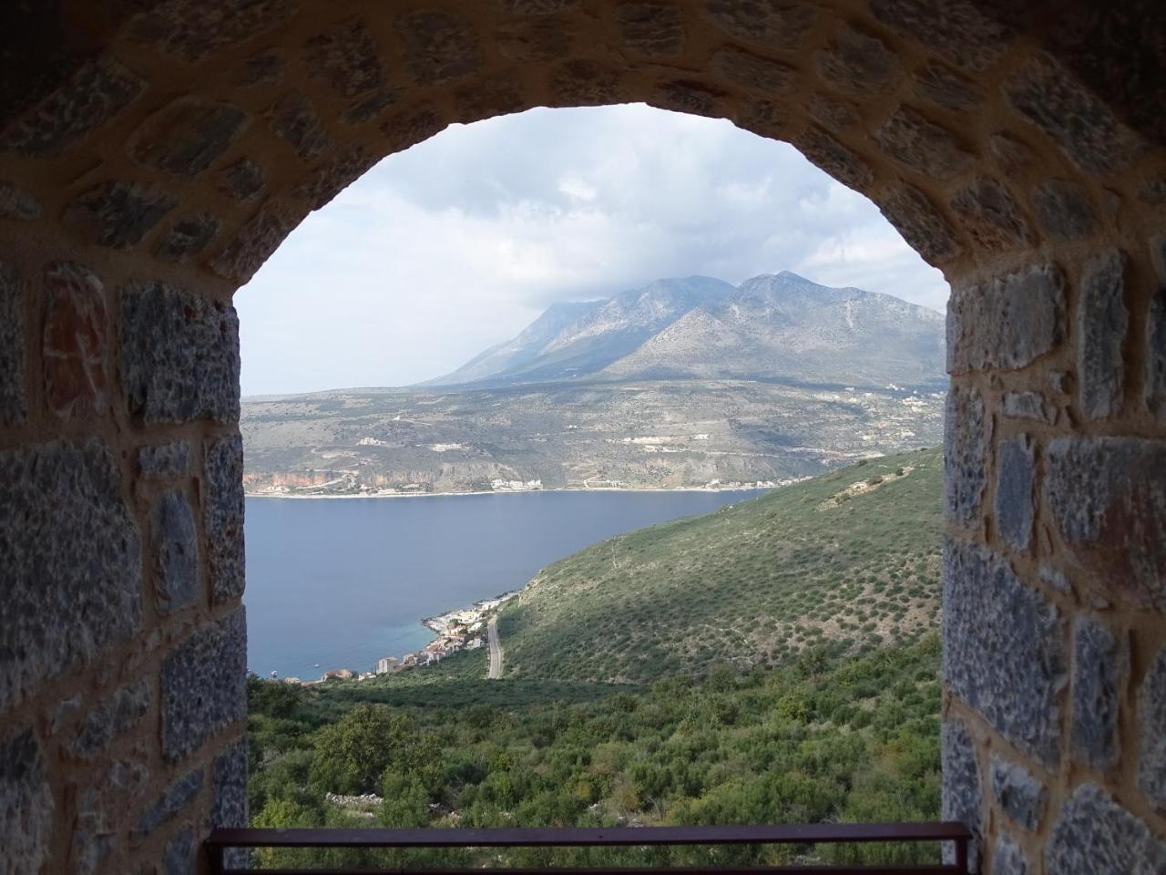 Отель Sophia Limeni View Ареополис Экстерьер фото